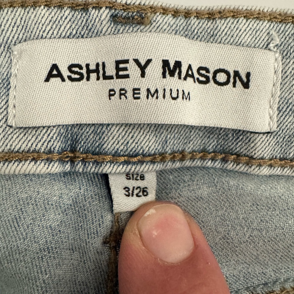 Ashley Mason Premium Distressed Patchwork Jeans L… - image 5